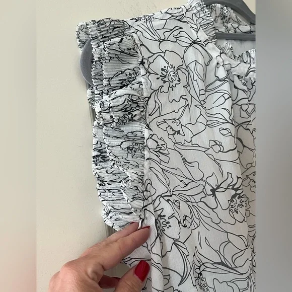 T Tahari Floral Cap Sleeve Top - Black and White Polyester, Women’s Size Large - Picture 9 of 16